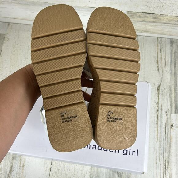 Madden Girl Volt womens size 9 M white faux leather buckle strappy sandals new - Picture 7 of 10